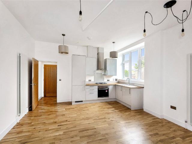 Seren House, 67 High Street, Edenbridge, Kent TN8, 1 bed flat to rent, £1,200 pcm | PrimeLocation