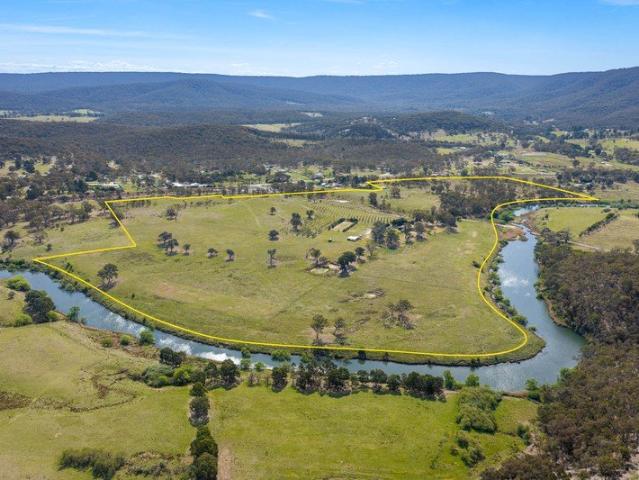Serene Country Living: River Views, Olive Groves & Pure Tranquility