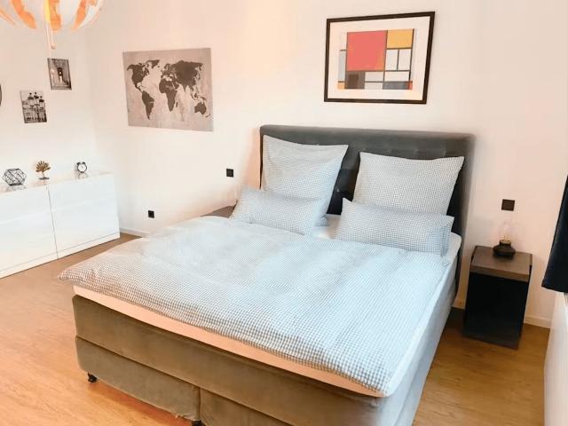 Serene apartment in Eschersheimer Landstraße, Frankfurt Amsterdam Apartments for Rent