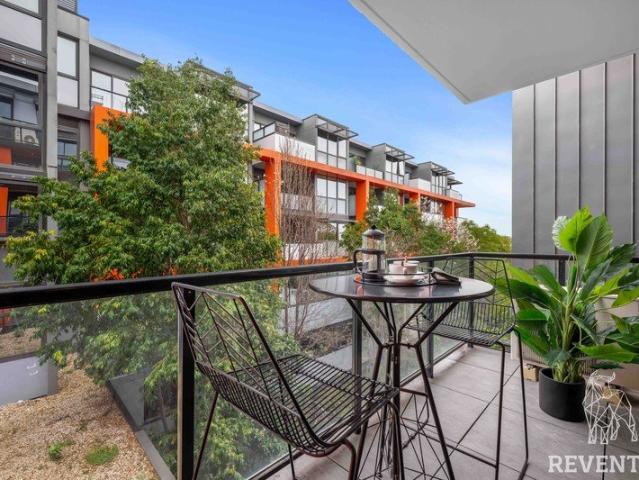 Serene backstreet home in trendy Brunswick