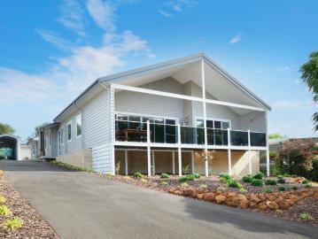 Serene Waterfront Location!