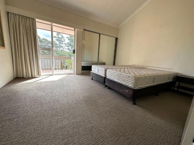 Serene urban lifestyle with unique opportunity, well presented in the great location!