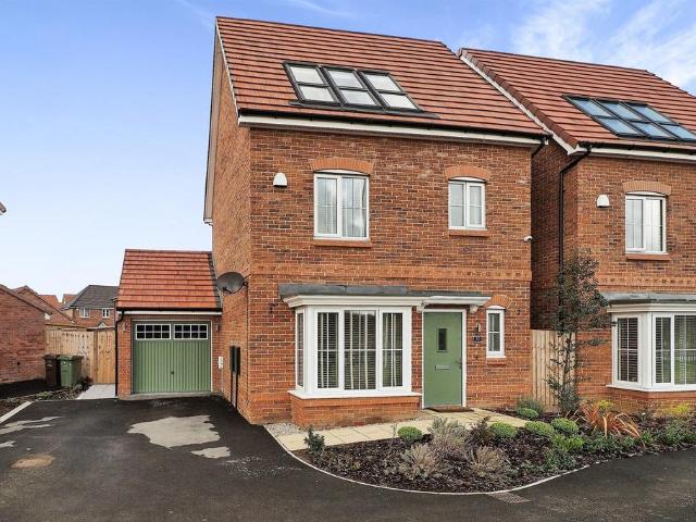 Serenity Close, Stanley, WAKEFIELD 4 bed detached house to rent £1,750 pcm £404 pw