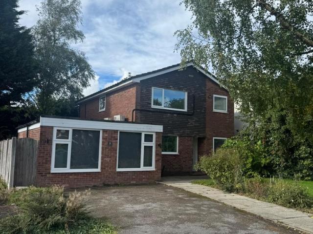 Sergeants Lane, Whitefield M45 4 bed detached house to rent £2,300 pcm £531 pw