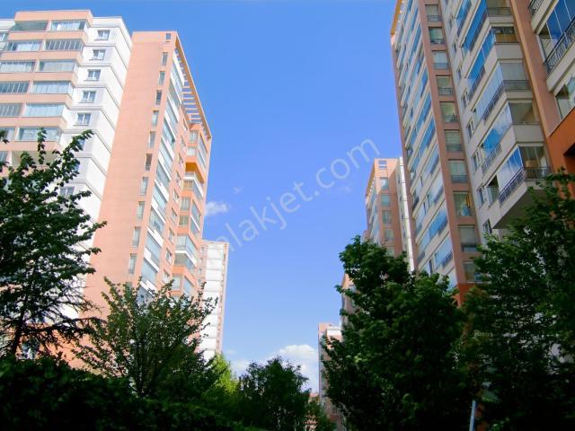 Serhat Mahallesi Nevbahar Botanik 1 Sitesinde Kiralık 3+1 Daire