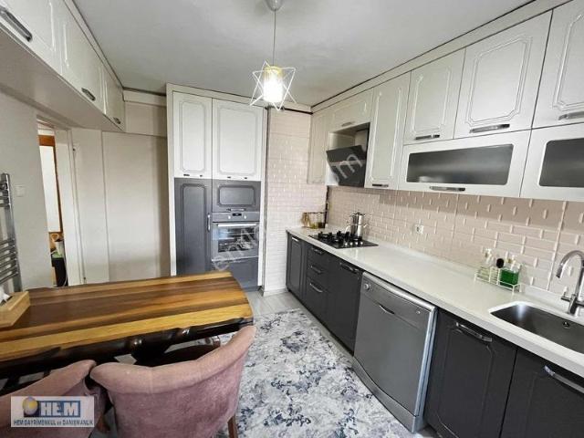 Serhat Mahallesi Ak84 Sitesin'de 3+1 Yapılı Satılık Daire
