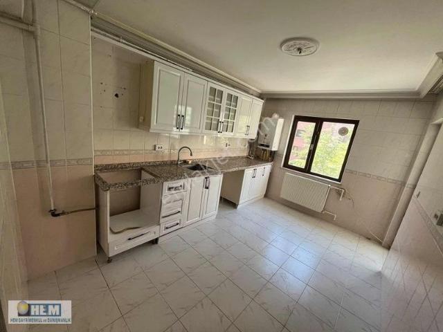 Serhat Mahallesinde Ara Kat, Asansörlü 3+1 Kiralık Daire