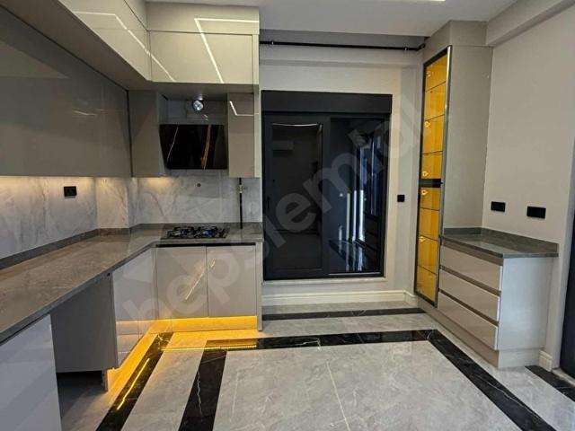 SERİK EMİNCELER HAVUZLU TENİS & BASKETBOLLU SİTEDE 132 M 3+1