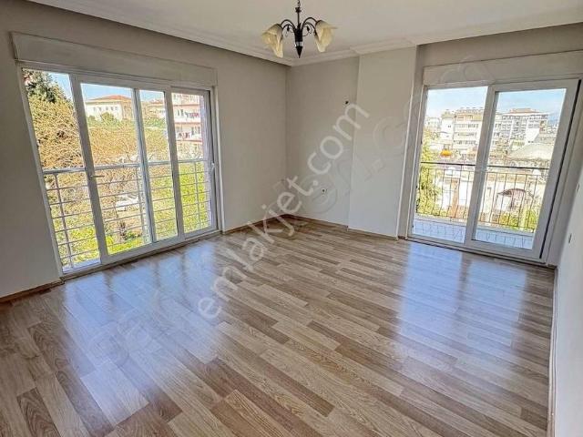 Serik Üniversite Civarı Satılık 4+1 Dubleks Ferah Daire