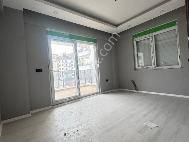 Serik Eminceler Belek Yoluna Yakın Havuzlu 2+1 Daire