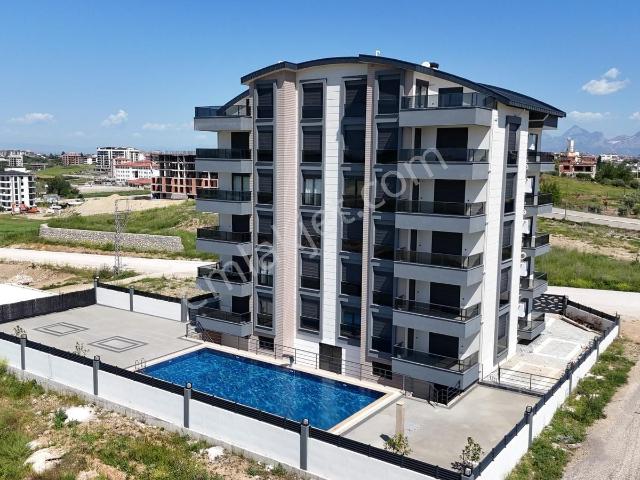 Serik Gedikte Havuzlu Doğal Gazlı Lüks 3+1 Daireler