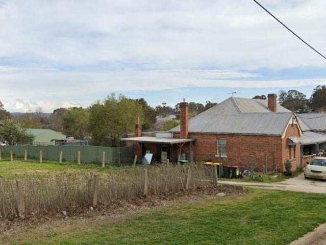Serious Renovator Required Dual Occupancy on 1500m² with Large Shed & Rear Lane Access