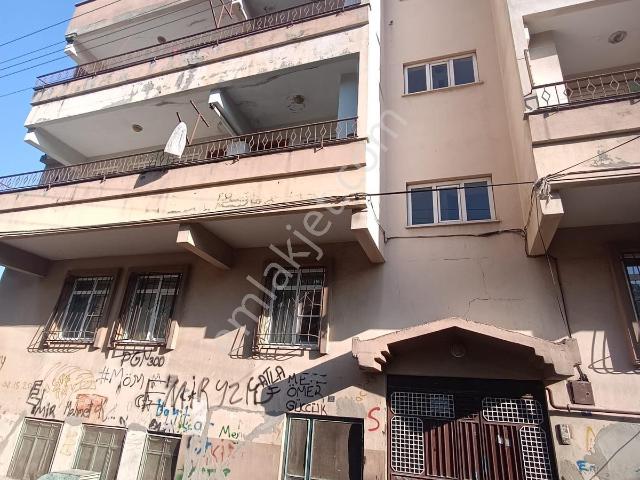 Serintepe Mahallesinde Doğalgazlı Geniş Kiralık 3+1 Daire