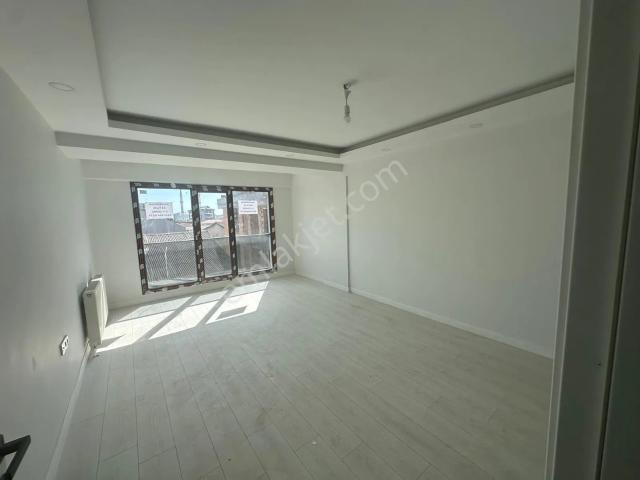 Serkan Gayrimenkulden Bahçelievler Hürriyet Mahallesinde 3+1 105 Metre Sıfır Daire