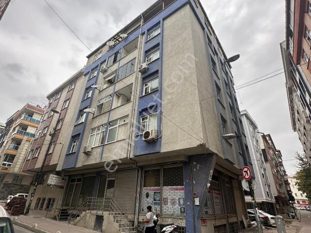 Serkan Gayrimenkulden Bahçelievler Yenibosna E 5 Yakın Kullanışlı 100 Metre Masrafsız Daire