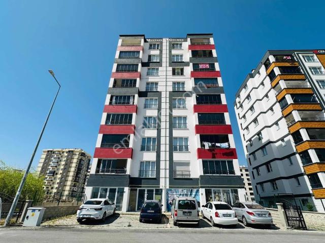 Serkent Bahçeli Evlerde Bulunan Satılık Bireysel Kombili Daire