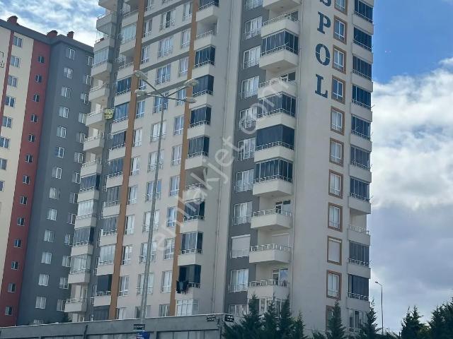 Serkent Cadde Kenarnda 3 Cepheli Çift Balkonlu Kiralık 3+1 Daire