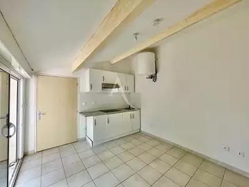 Sernhac 30210 Location appartement 1 pièce t1 au dernier étage