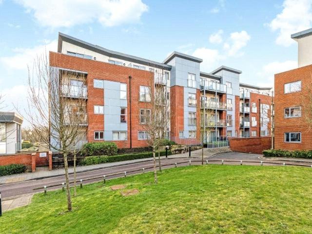 Serra House, Charrington Place, St. Albans, Hertfordshire AL1, 1 bed flat to rent, £1,300 pcm | PrimeLocation