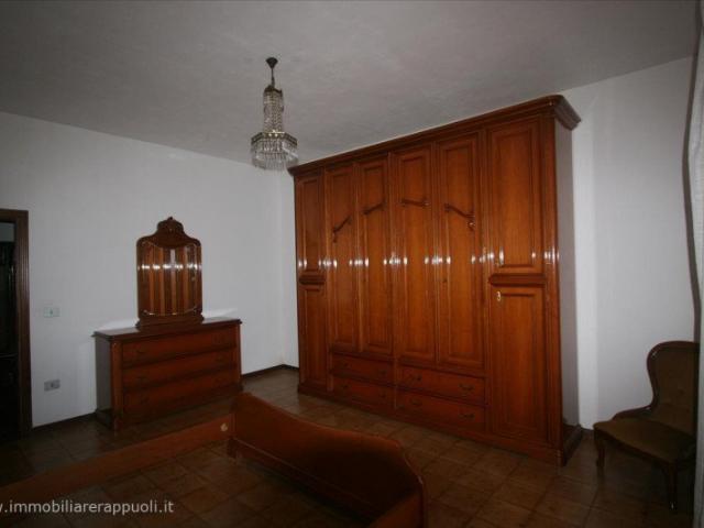 Serre di Rapolano vendesi appartamento con ingresso indipend. 106m² Serre di rapolano