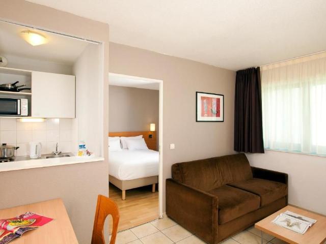 Serris Furnished 1 BR apartment with Easy Access to Disneyland Resort Paris