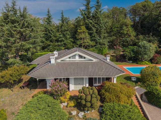 Sesto Calende – Villa indipendente con piscina privata, giar. 282m² Sesto Calende