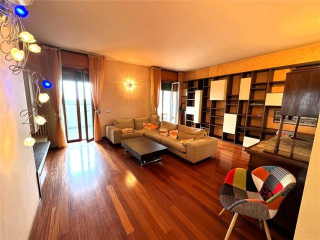 Sesto San Giovanni Milano MM1 Rondò e MM5 Bignami Affittiamo ampio 3/4 locali con finiture di pregio