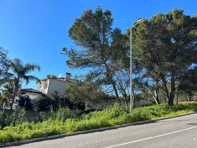 Sesimbra: terreno urbano com PIP validado para construção de moradia com 274,60m2