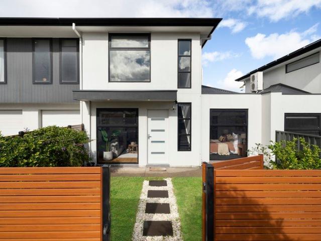 Setting the Standard in Contemporary Ease & Elegance