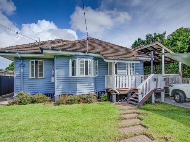 OWNERS BOUGHT ELSEWHERE! SELL ON 1ST AUG IF NOT SOLD BEFORE!
