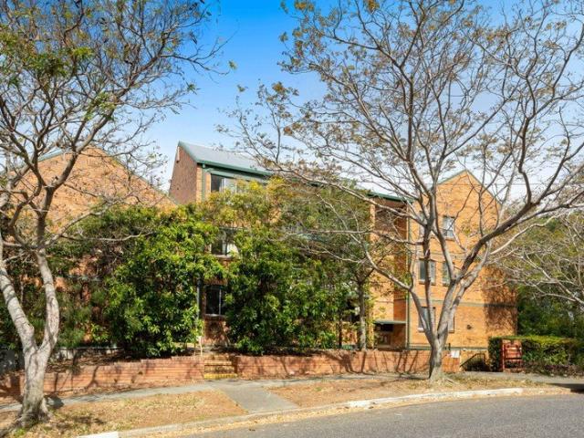 Settle into laid back, easy living with glorious leafy views + everything close by
