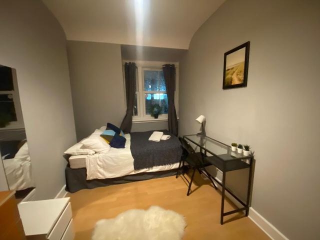 Settles Street, London E1, 4 bed flat to rent, £800 pcm | PrimeLocation
