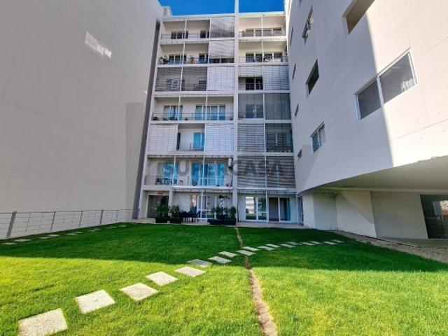 T3 Moderno, amplo e terraço privado no Coração de Setúbal I A praia a seus pés