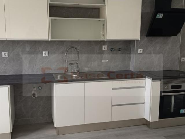 SETUBAL / SÃO SEBASTIÃO: Apartamento de 3 assoalhadas totalmente remodelado