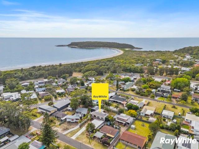 Incredible Investment Opportunity. 3 Residences yielding 5% Return Just 350m from Broulee Beach
