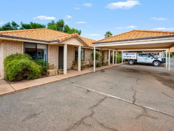Western Australia - Equipped kitchen
