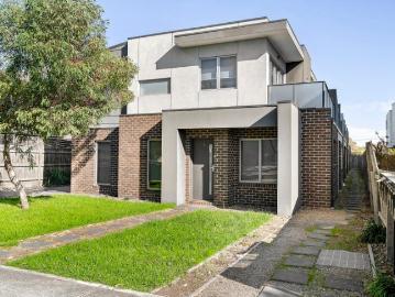 Set in a Prime Pascoe Vale Pocket