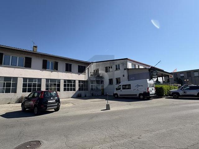 SET MIT 2 GEBÄUDEN