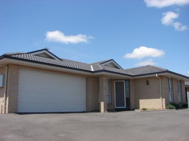 SET PRIVATE AT THE END OF A CUL DE SAC THIS THREE 3X B/R HOME WITH IT'S OWN YARD, ENSUITE AND DOUBLE GARAGE