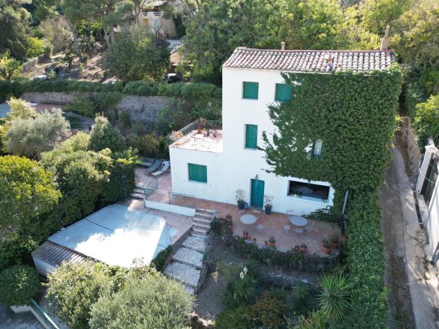 Sète, mont saint Clair, maison de charme avec belle vue mer. 98m² Sète