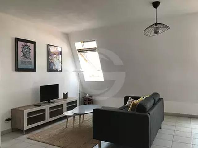 Sète 34200 Location appartement 2 pièces t2 au dernier étage