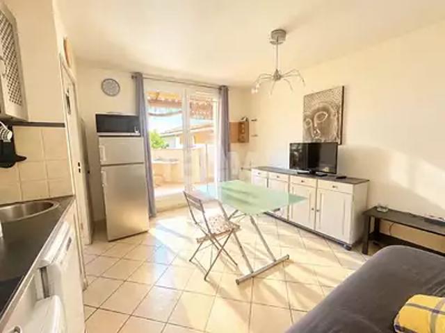 Sète 34200 Location appartement 2 pièces t2 au dernier étage terrasse