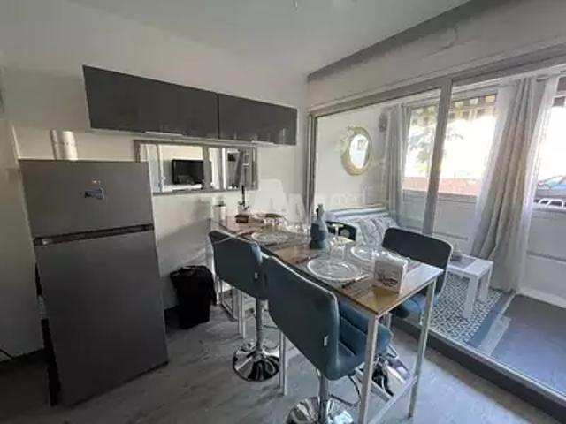 Sète 34200 Location appartement 2 pièces t2 au dernier étage terrasse
