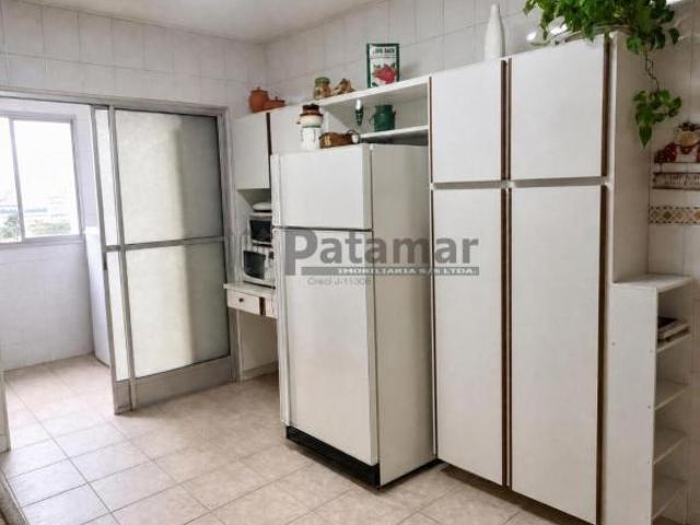 Seu Novo Lar na Vila Pirajussara: Apartamento com 114m² e Planta Generosa