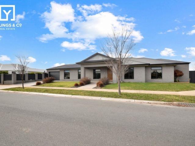 Seven Creeks Modern 4 Bedroom Corner Block Plenty of Garaging