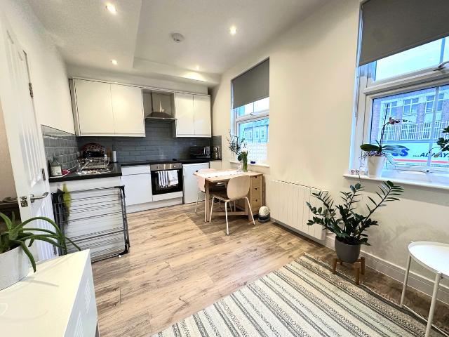 Seven Sisters Road, Holloway, London N7, 1 bed flat to rent, £1,750 pcm | PrimeLocation