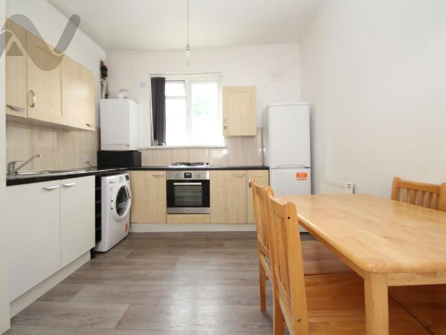 Seven Sisters Road, London N4, 3 bed maisonette to rent, £3,000 pcm | PrimeLocation
