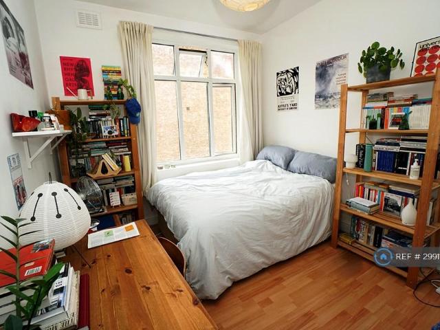 Seven Sisters Road, London, N4 3 bed flat to rent £3,200 pcm £738 pw
