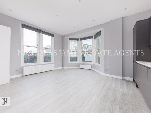 Seven Sisters Road, London N4, 3 bed flat to rent, £3,550 pcm | PrimeLocation
