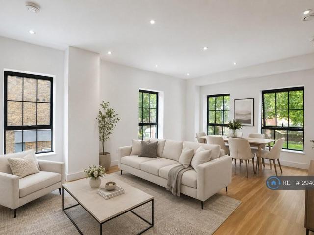 Seven Sisters Road, London, N15 2 bed flat to rent £2,250 pcm £519 pw